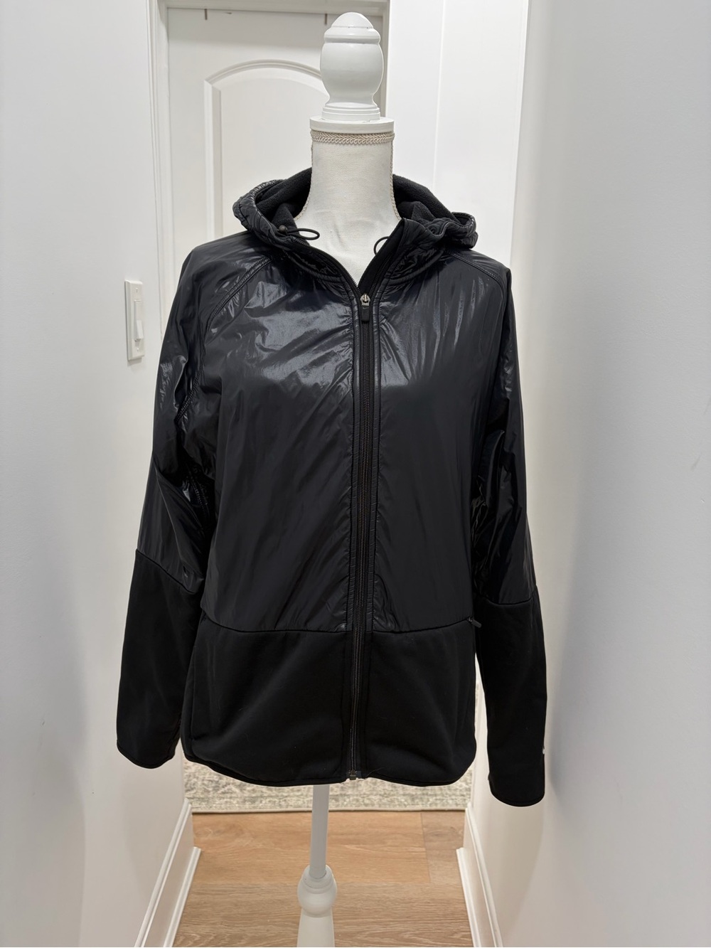 Nike Women’s Thermafit Hybrid Black Hooded Full Zip Jacket